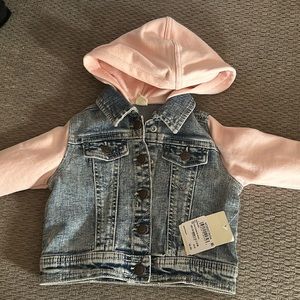 BNWT TUCKER AND TATE DENIM JACKET